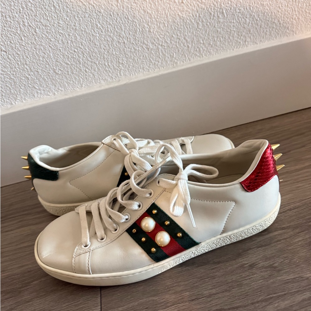 Gucci White and Red Sneakers with Classic Design